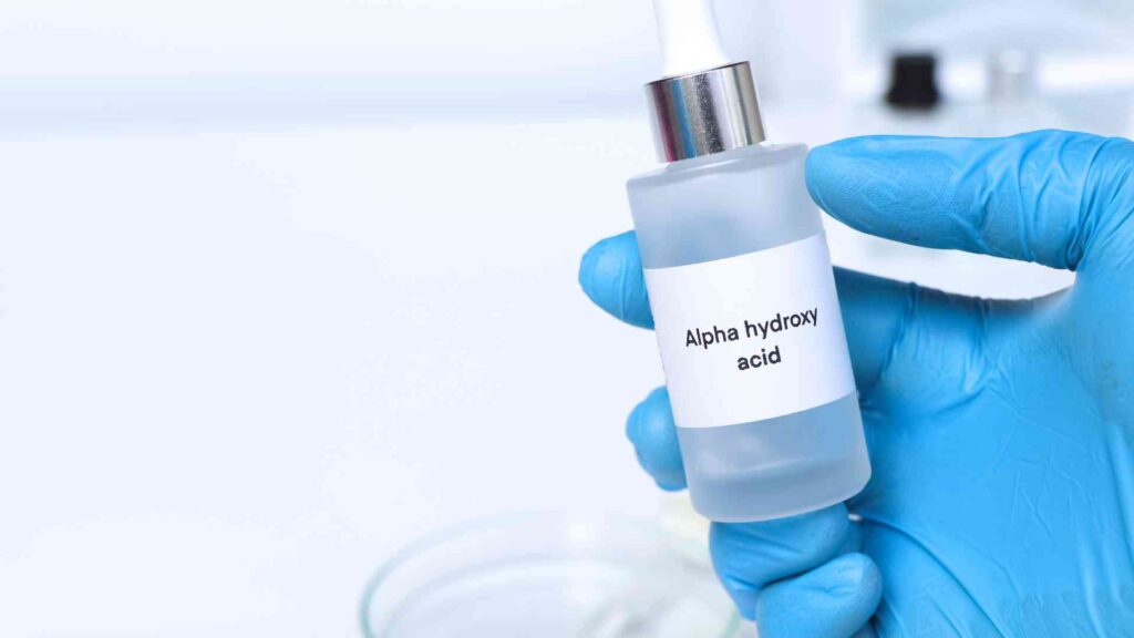 en beholder med alpha hydroxy acid